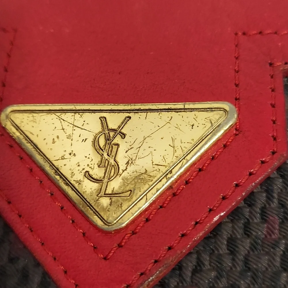 Authentic Yves Saint Laurent Clutch Bag in Textured PVC and Red Leather - Picture 4 of 9